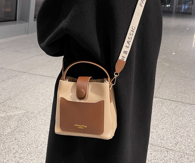 Casual Shoulder Bag - Adjustable Strap for Men in Bangladesh