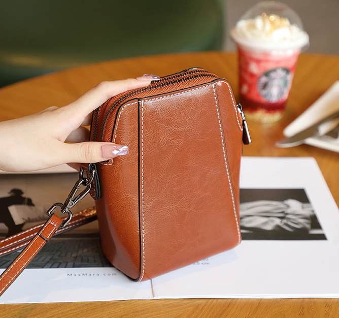 Stylish Shoulder Bag - Adjustable Strap for Men in Bangladesh